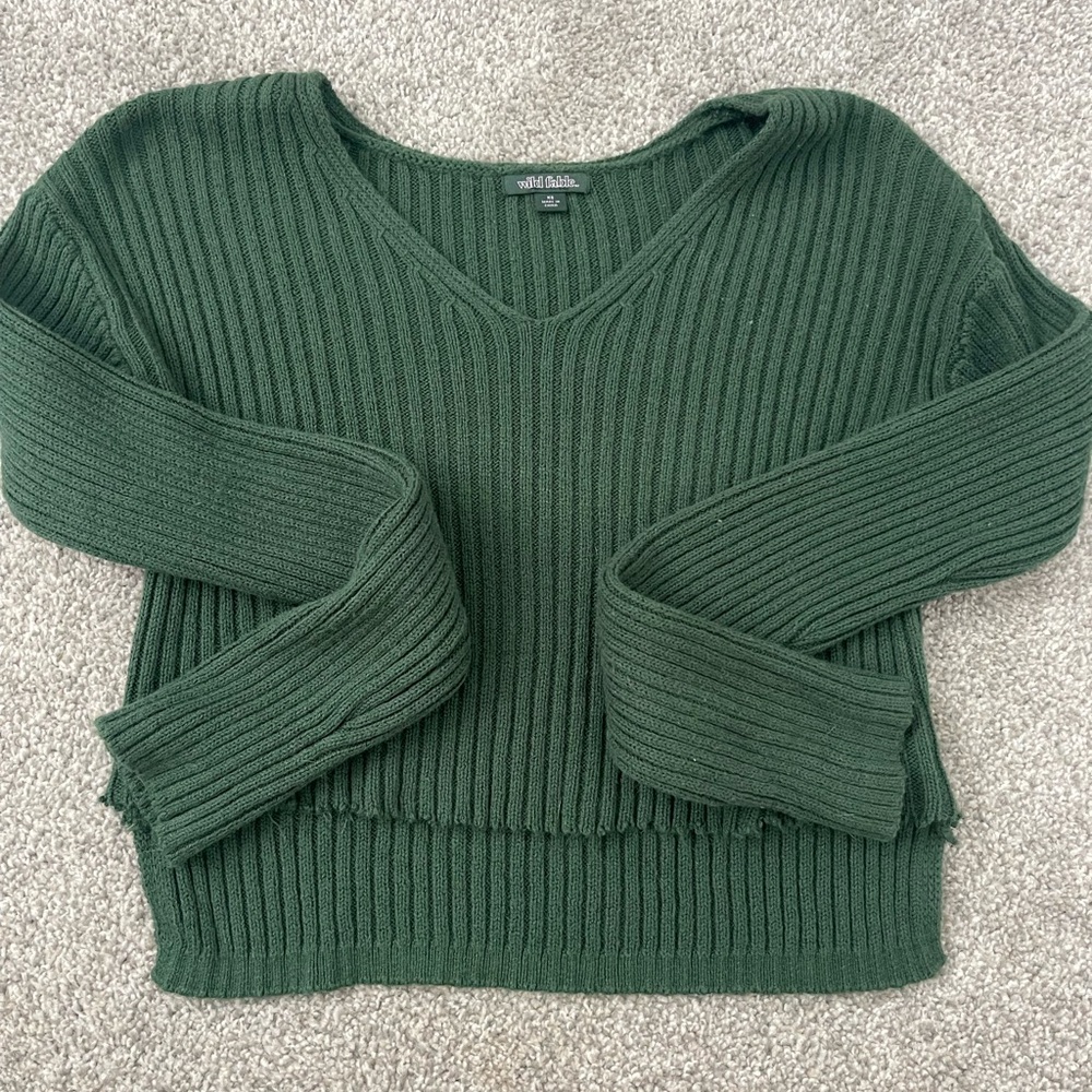 Women's Green Cropped V-Neck Sweater